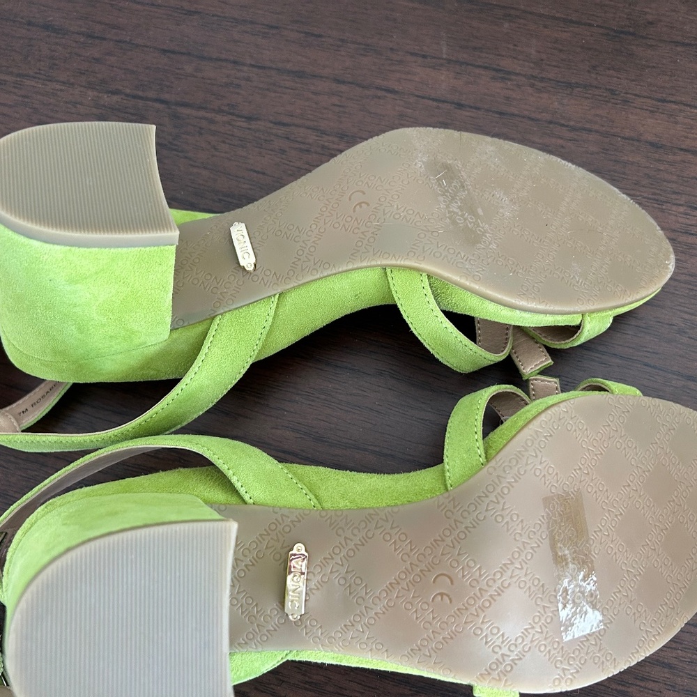 Vionic Green Sandel Heels